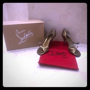 Never worn gorgeous Louboutin heels!